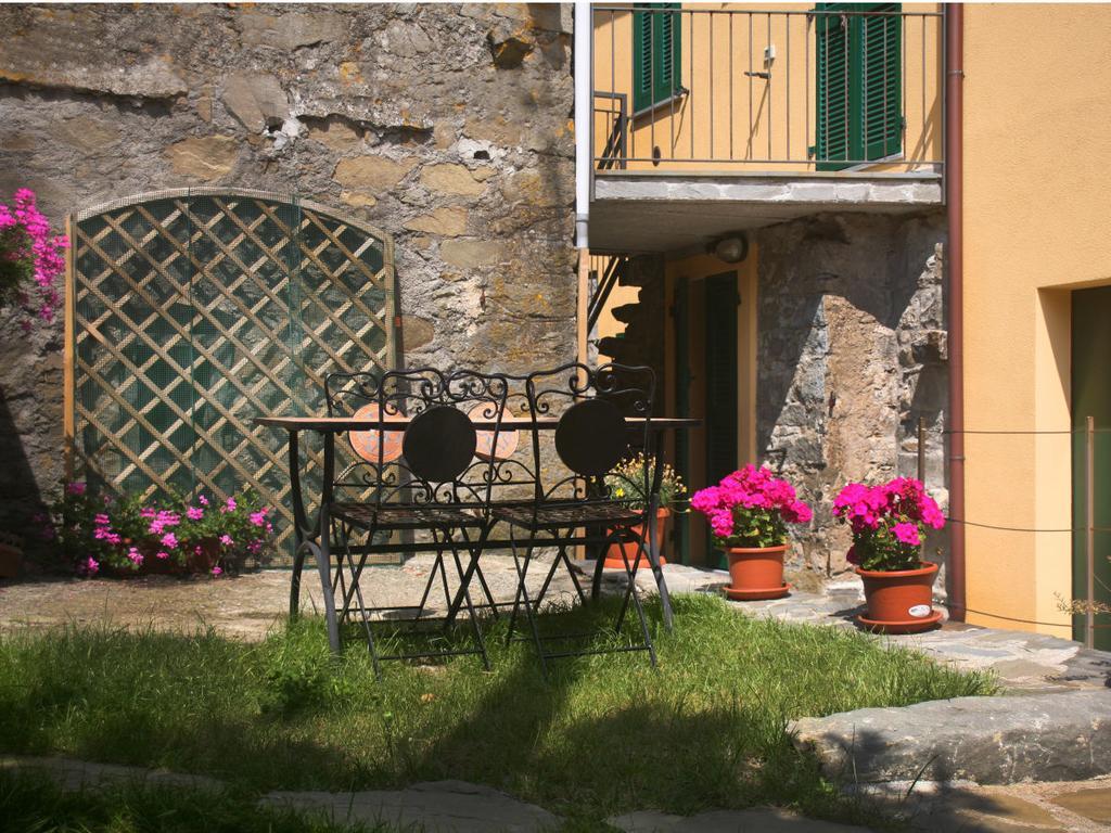 Il Cortile Del Contadino Apartment Volastra Luaran gambar